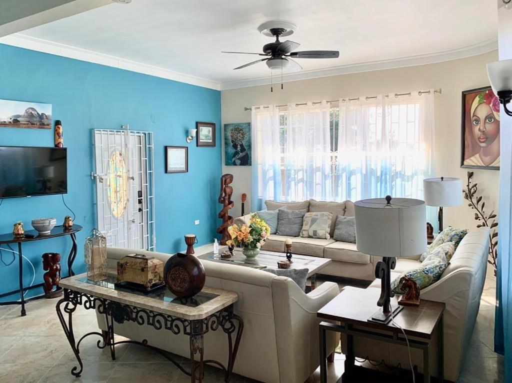 Bella Vista Vacation Apartment มอนเทโกเบย์ ภายนอก รูปภาพ